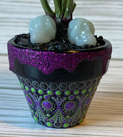 Glow-in-the-Dark Skull Halloween Pot